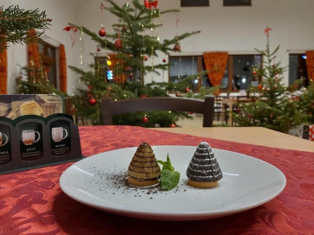 Pension A Restaurace U Sousedu Strazny Kültér fotó